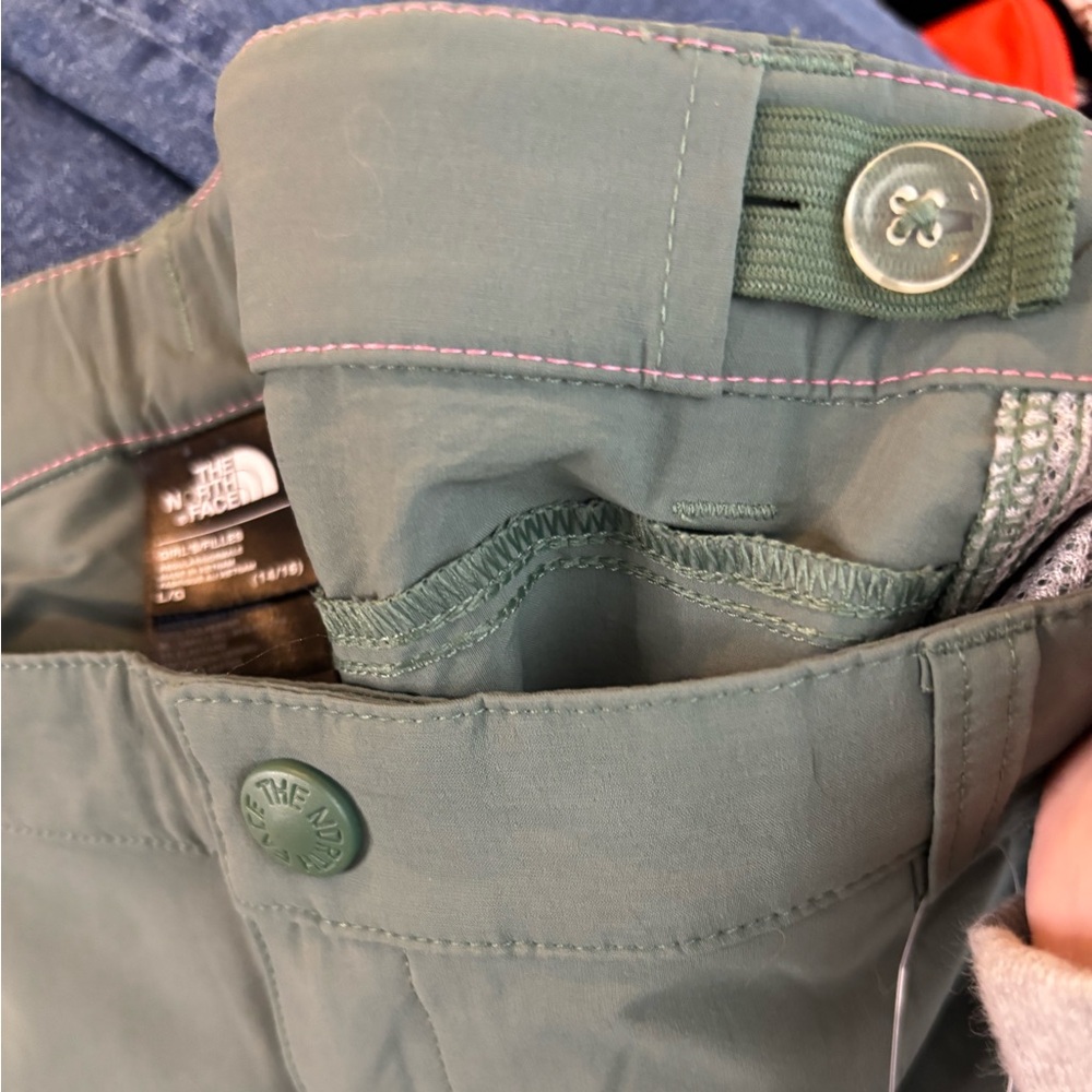 NWT The North Face Sage Green Outdoor Parker Roll-Up Pants - Picture 3 of 9